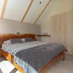 Pri Hrastu * Kamnik