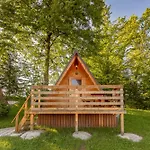 Pri Hrastu Guest house
