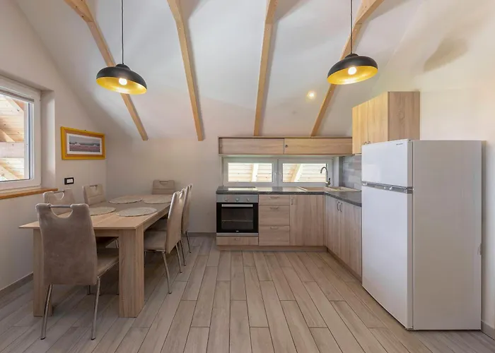 Pri Hrastu Gasthuis *