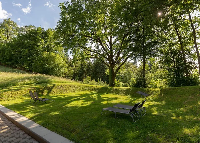 Pri Hrastu Gostinjska kuća *