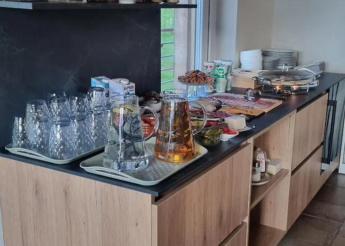 Gasthuis Pri Hrastu *